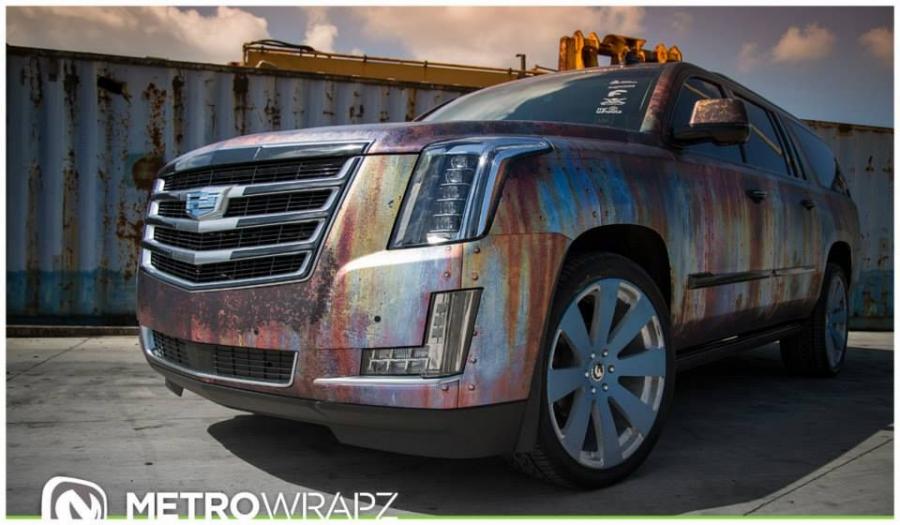  Cadillac Escalade Rust Chrome by Metro Wrapz 2015 года  (фото 4 из 6)